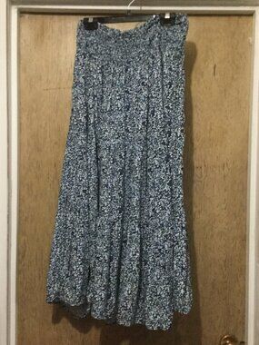Paisley sky maternity tiered skirt navy with blues white floral size medium